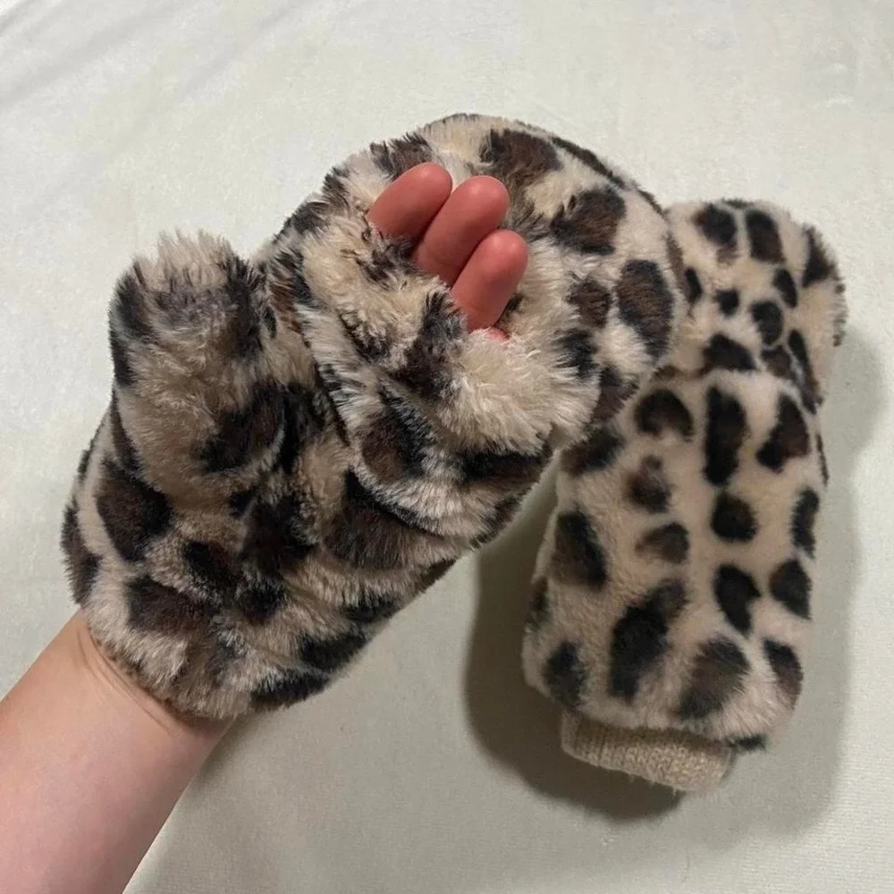Urban Outfitters Leopard Faux Fur Mittens Open Finger‎ Convertible Winter Gloves